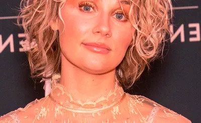 Clare Bowen
