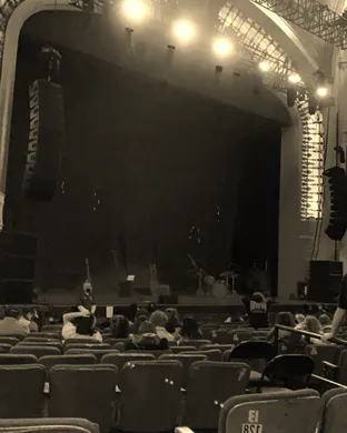 Live concert by Dodie