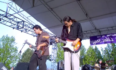 Los Lonely Boys